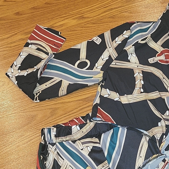 NWOT 2 Piece Gold Chain Belt Red Green Stripe Print Outfit - Picture 3 of 12